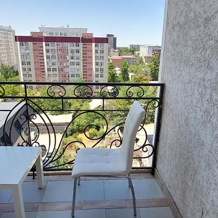 White Apartment With Panoramic View In The Center Bishkek Exterior foto