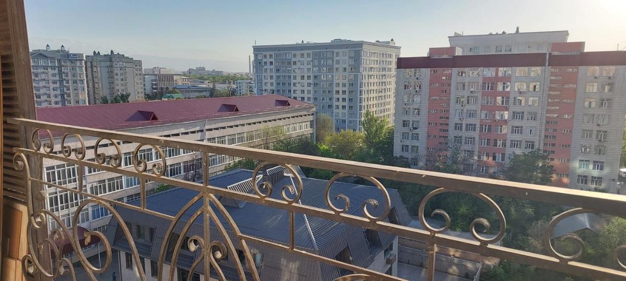 White Apartment With Panoramic View In The Center Bishkek Exterior foto