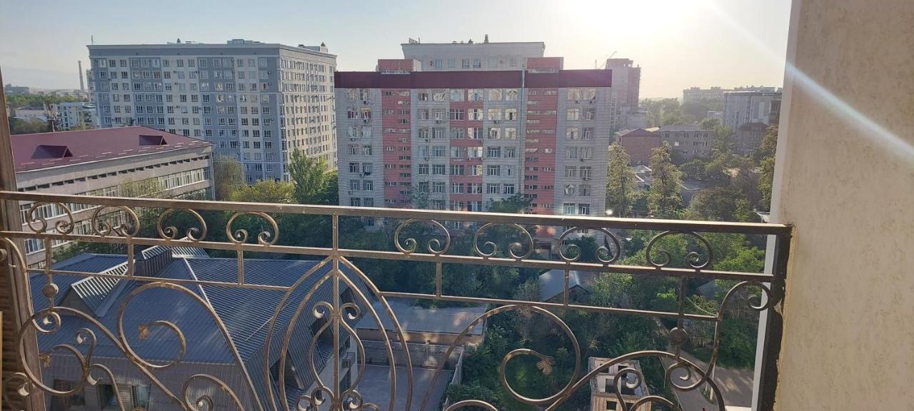 White Apartment With Panoramic View In The Center Bishkek Exterior foto